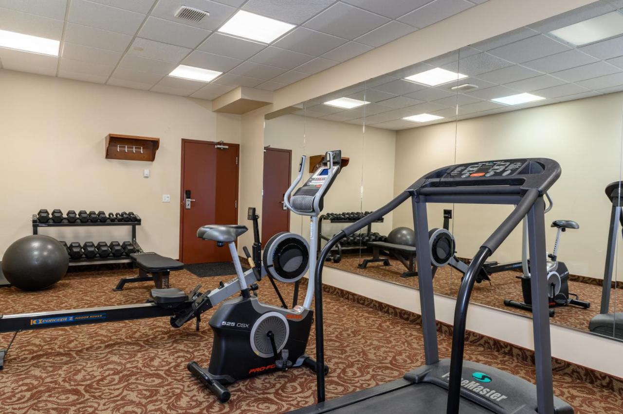 Super 8 By Wyndham Cochrane Hotel Ngoại thất bức ảnh