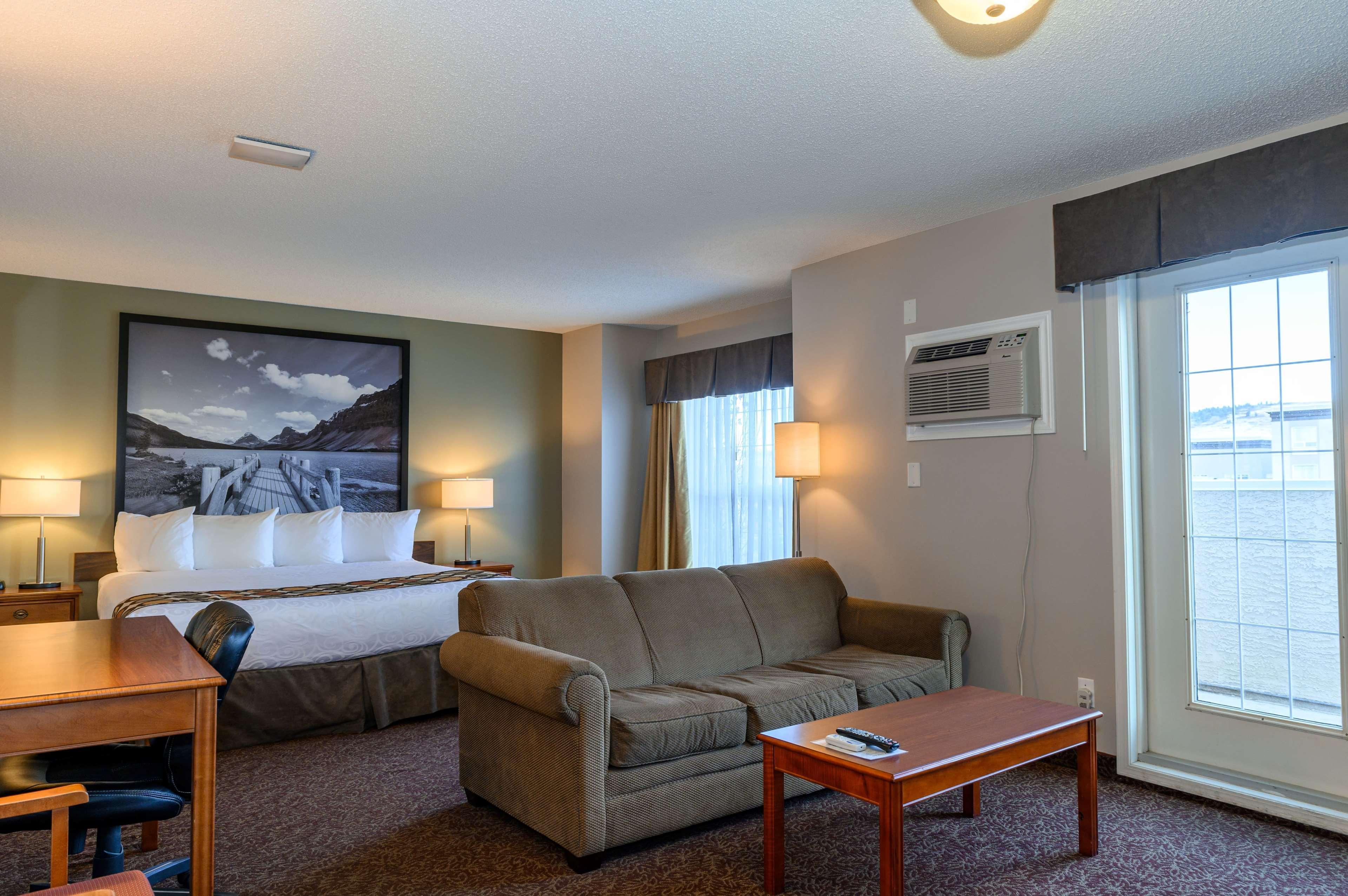 Super 8 By Wyndham Cochrane Hotel Ngoại thất bức ảnh