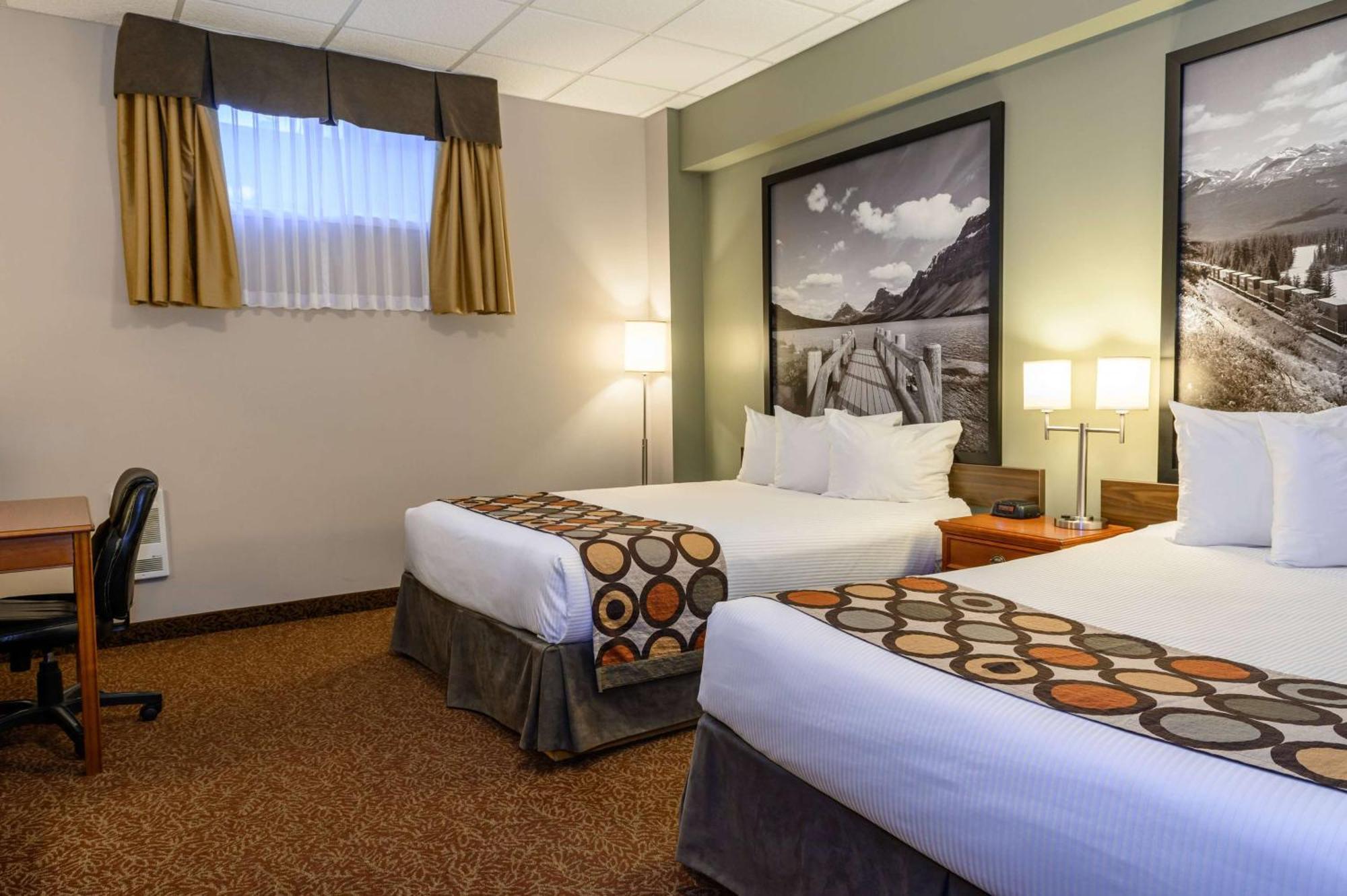 Super 8 By Wyndham Cochrane Hotel Ngoại thất bức ảnh