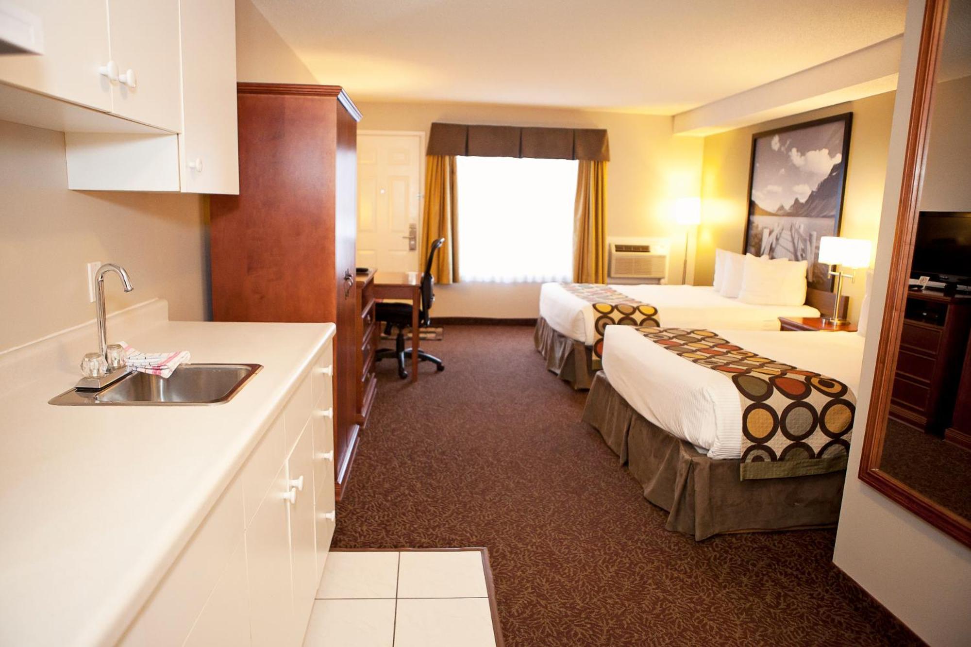 Super 8 By Wyndham Cochrane Hotel Ngoại thất bức ảnh