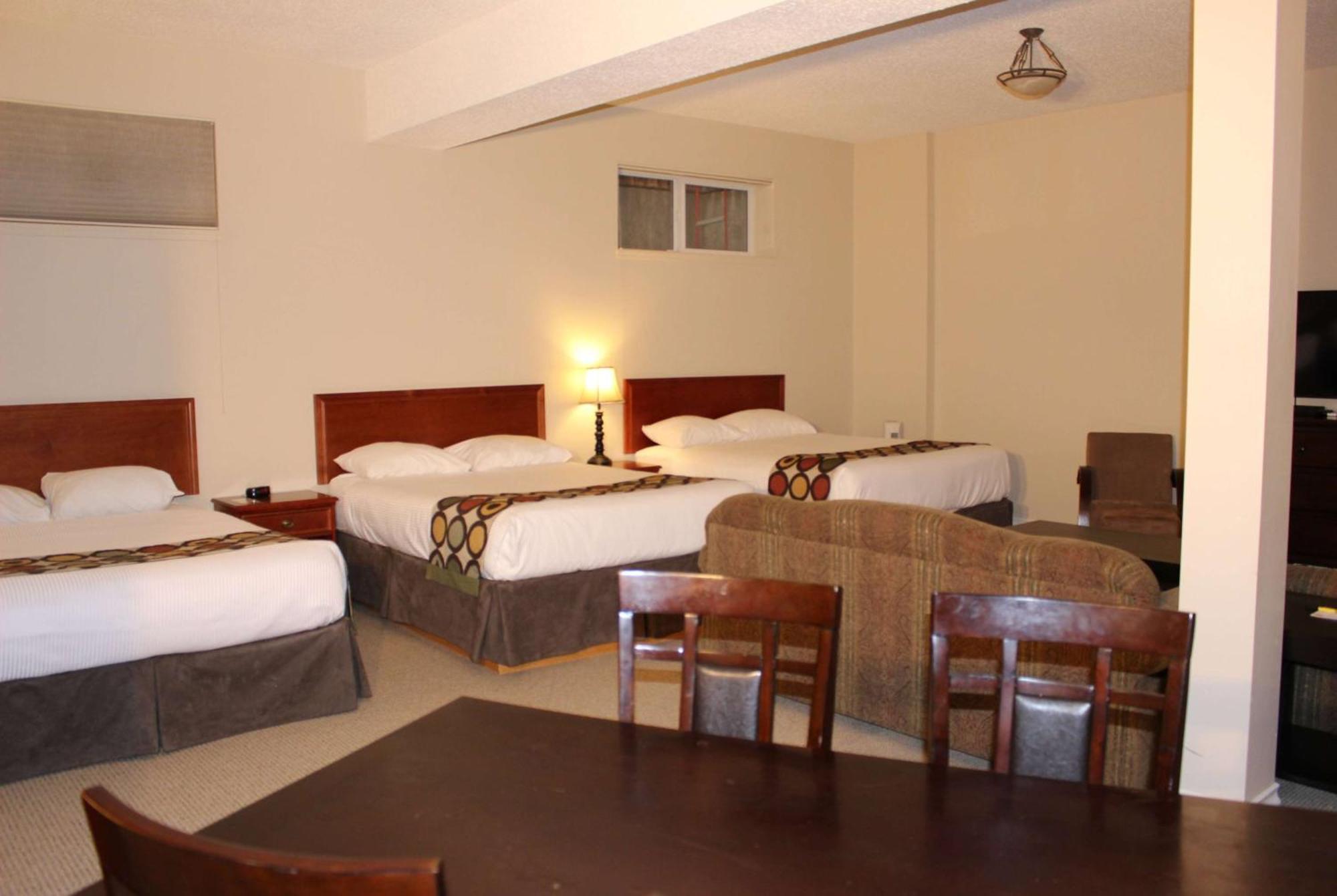 Super 8 By Wyndham Cochrane Hotel Ngoại thất bức ảnh